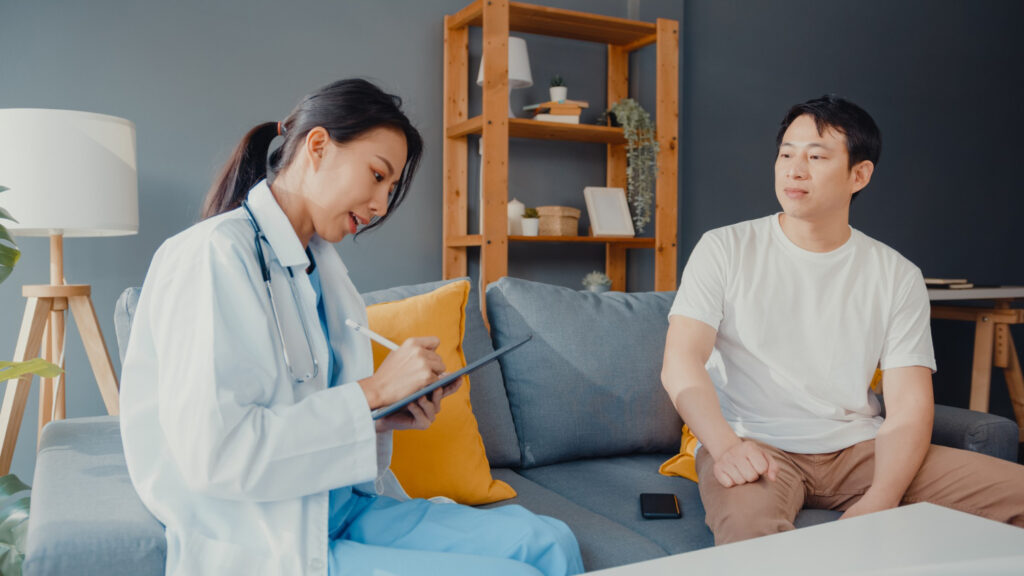 hậu môn chảy dịch khi nào cần khám